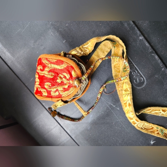 PORTABLE SHRINE - Picture 5 of 6